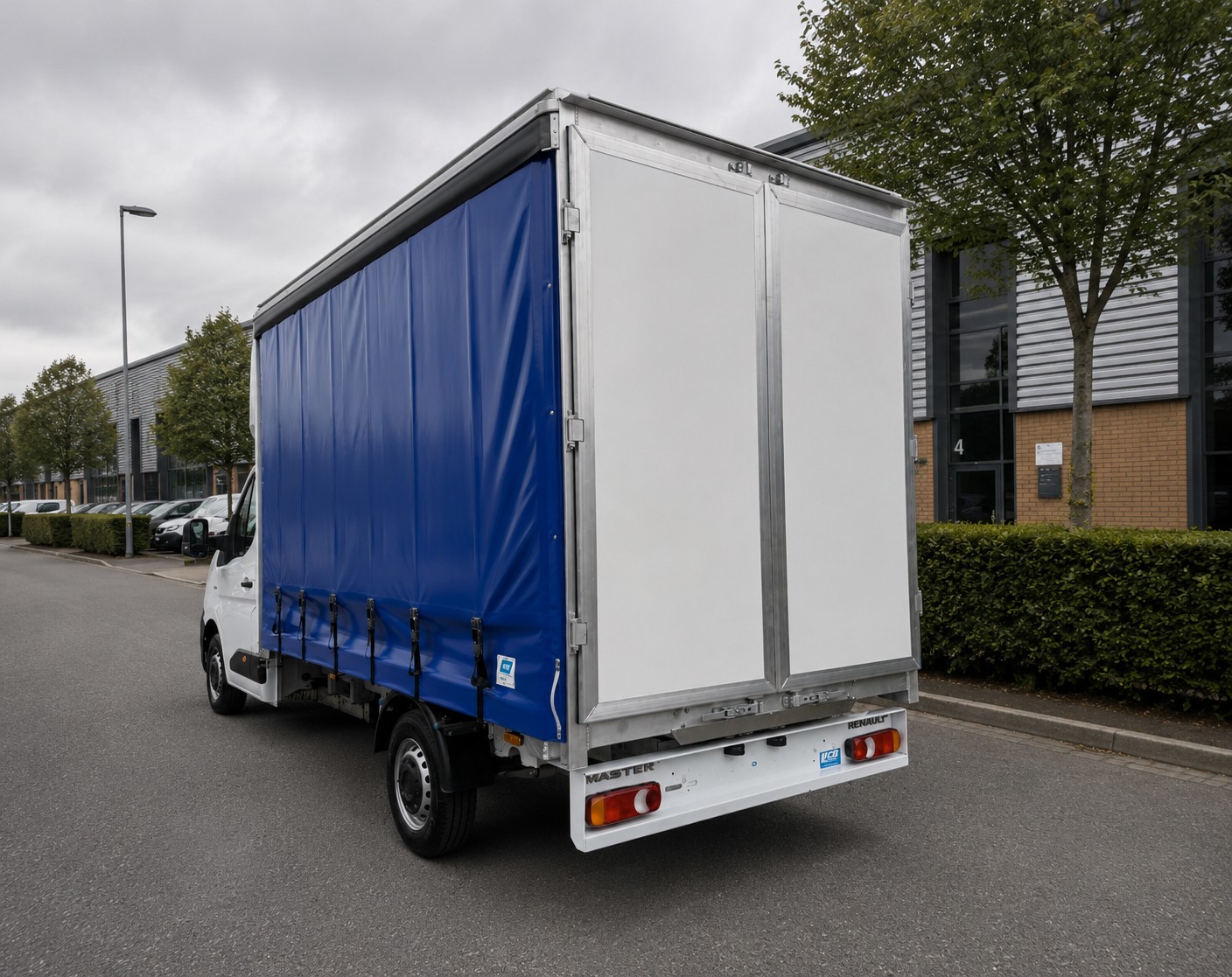 Curtainsider 2