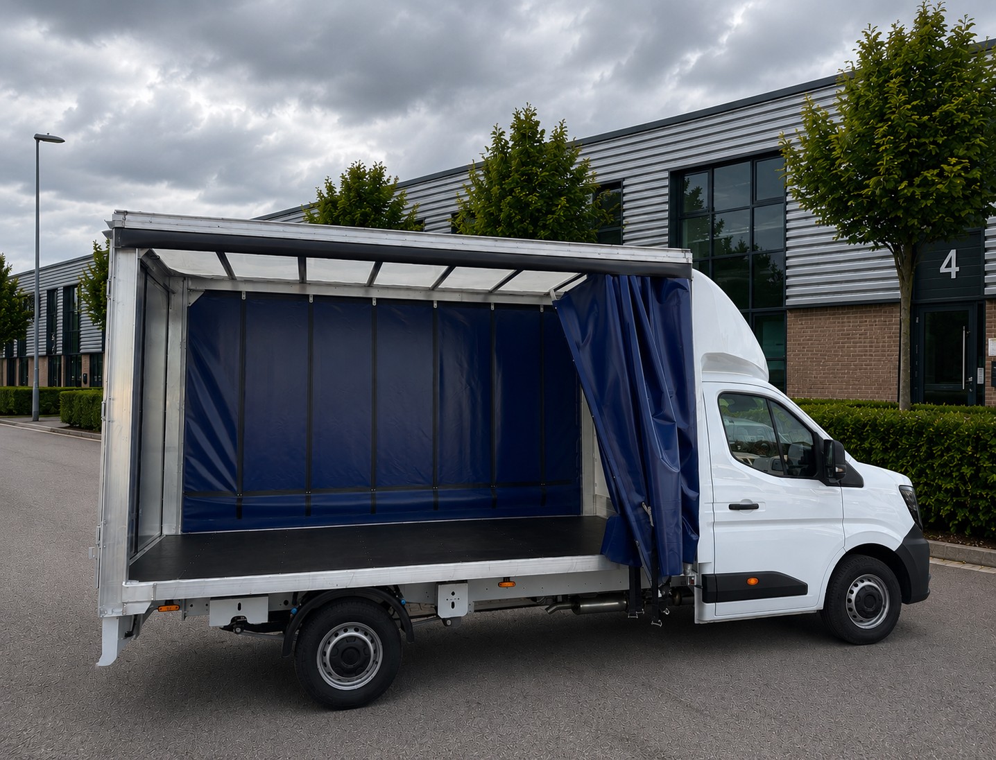 Curtainsider 4