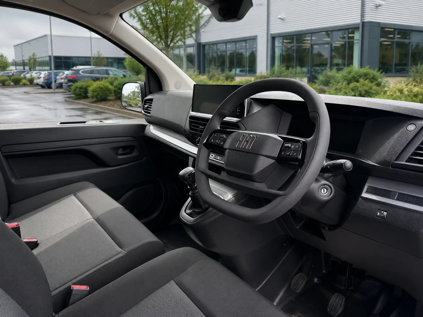 Fiat Scudo L1 Auto - cab interior