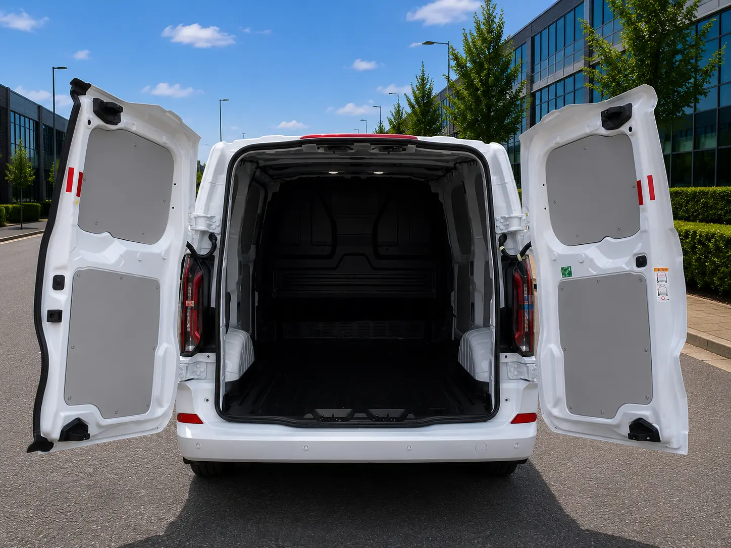 ford-e-transit-custom-limited-l1-loadspace