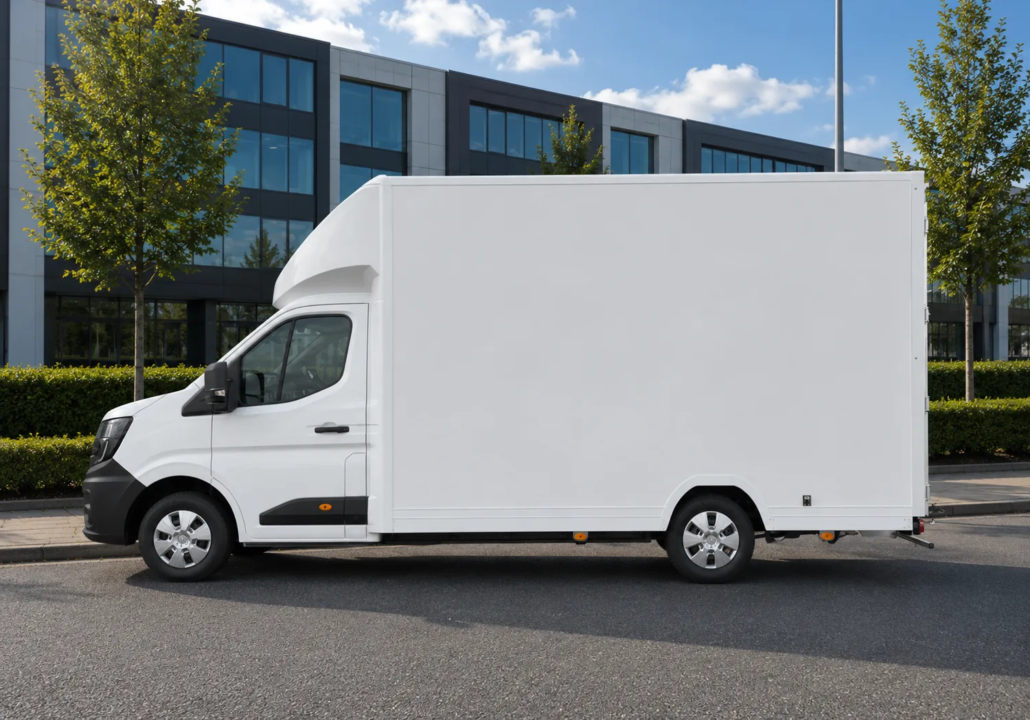 nissan-interstar-acenta-luton-heavy-side