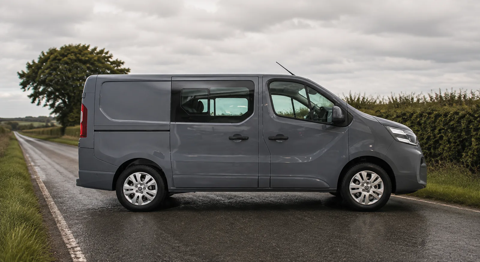 nissan-primastar-tekna-dciv-l1-side