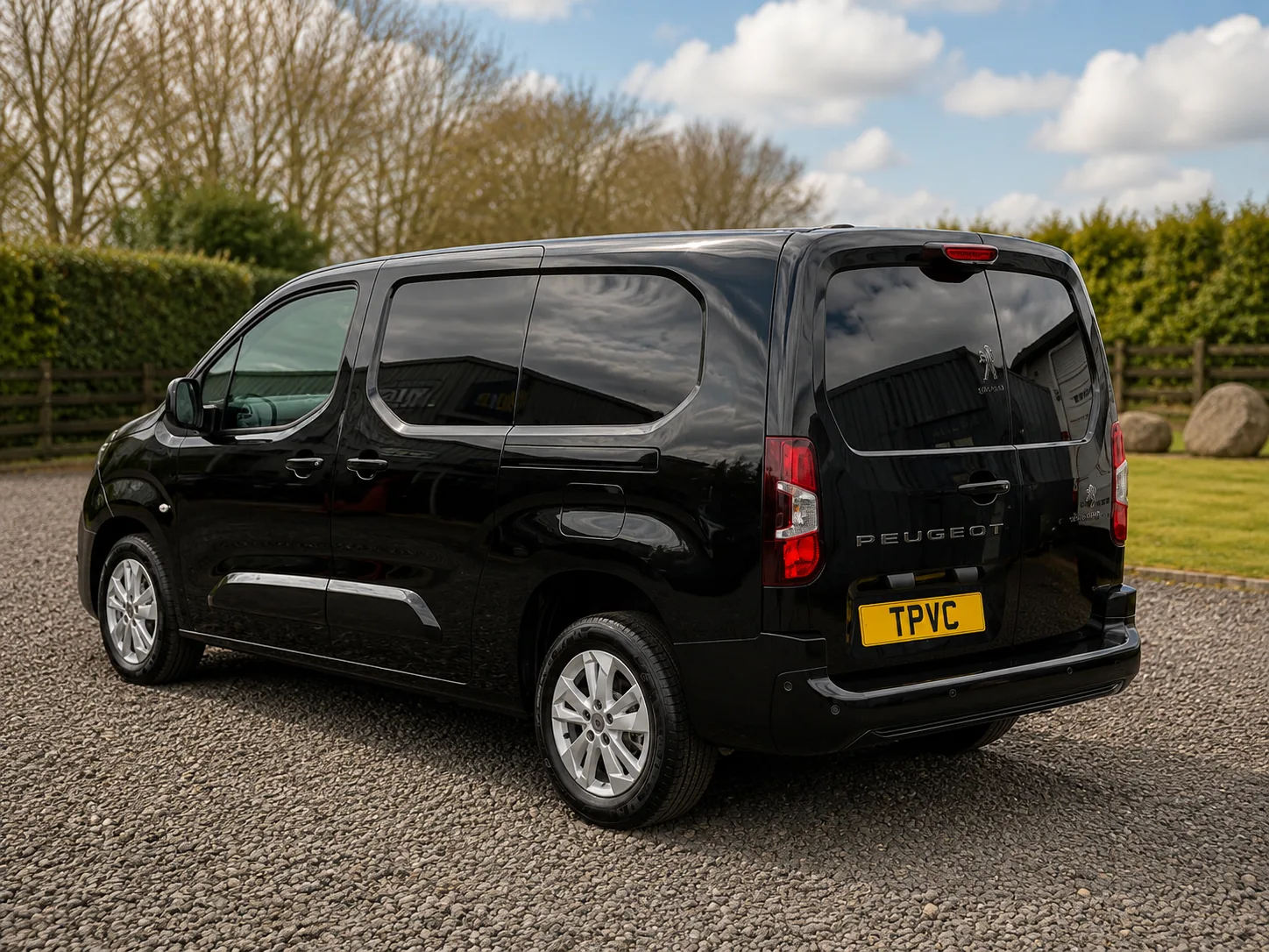 peugeot-partner-xl-asphalt-rear