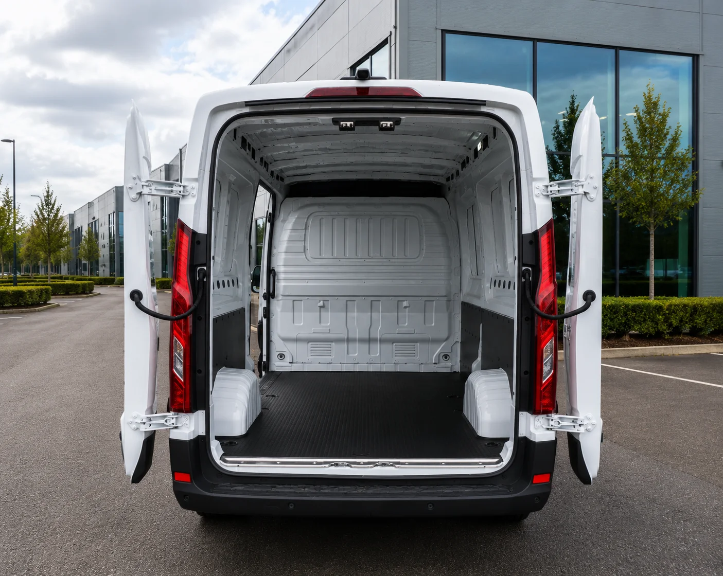 maxus-deliver9-lwb-lux-2