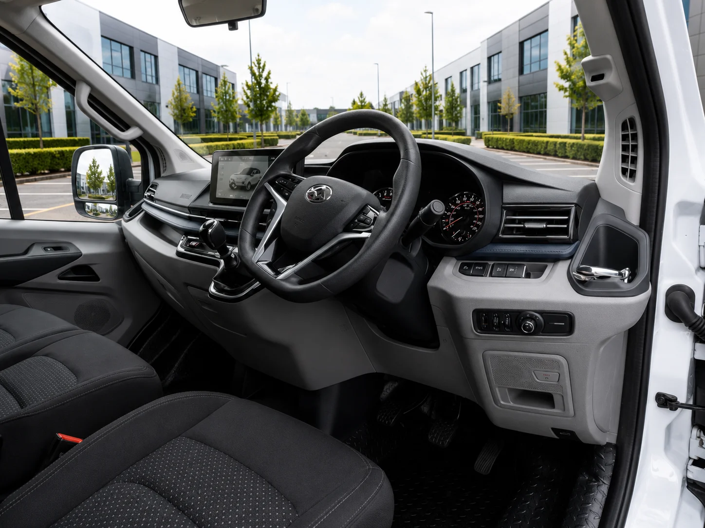 maxus-deliver9-lwb-lux-3