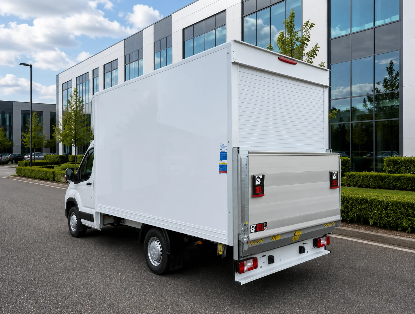 maxus-deliver9-srw-luton-2